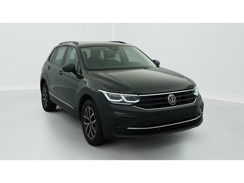 {marque}-{modele}-{version}