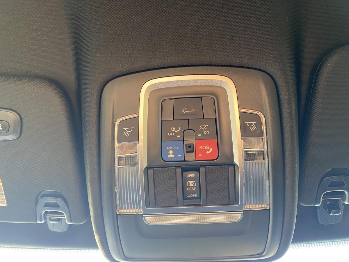 DODGE RAM 1500 CREW LARAMIE SPORT NIGHT EDITION BOX 2020