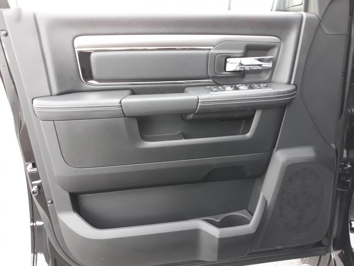 DODGE RAM CREW SPORT CLASSIC BLACK EDITION 2020