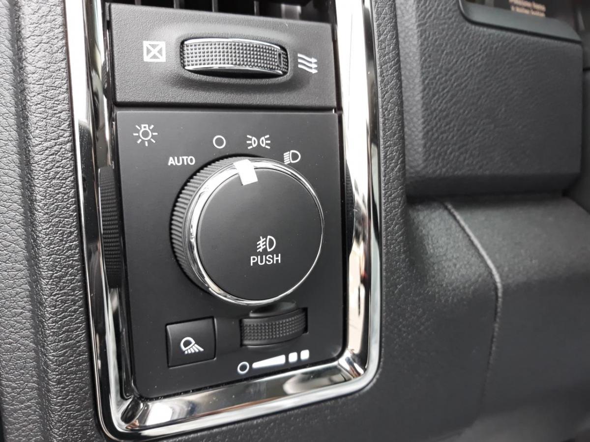 DODGE RAM CREW SPORT CLASSIC BLACK EDITION 2020