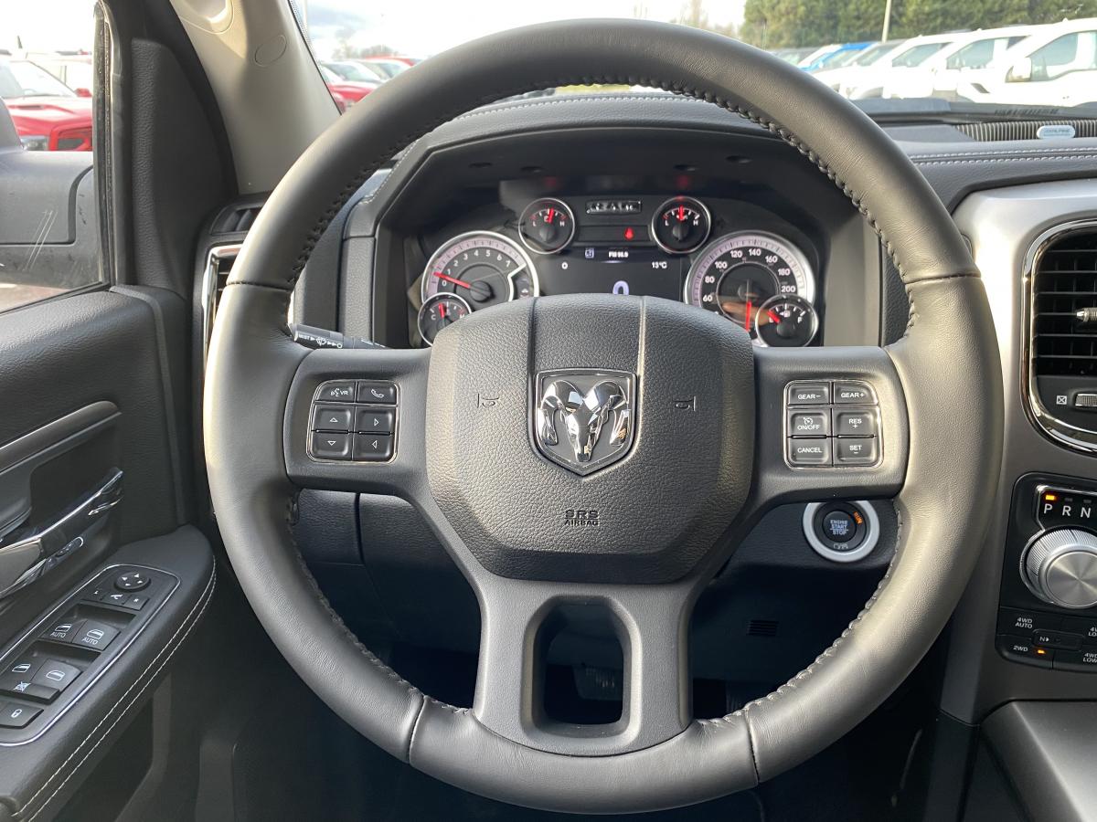 DODGE RAM CREW SPORT CLASSIC BLACK PACKAGE 2020