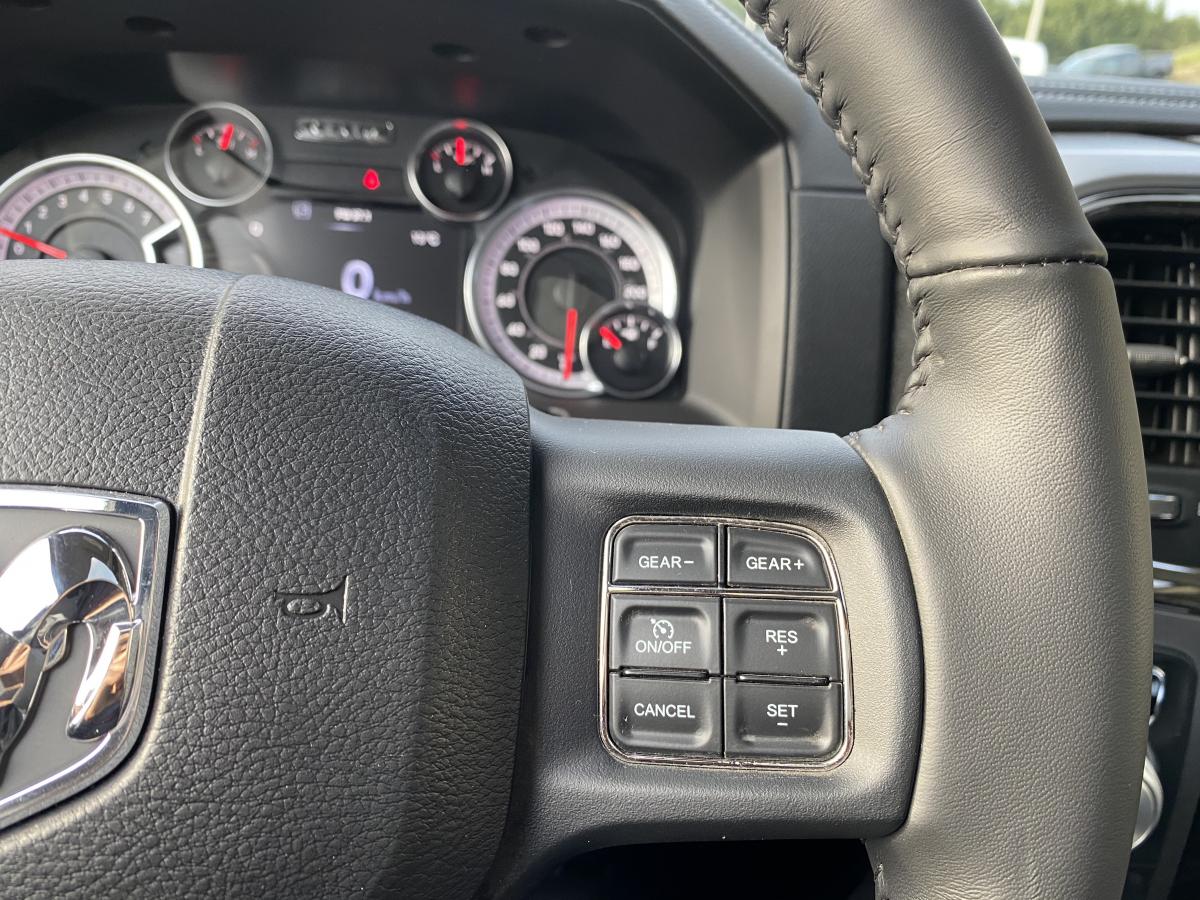 DODGE RAM CREW SPORT CLASSIC BLACK PACKAGE 2020