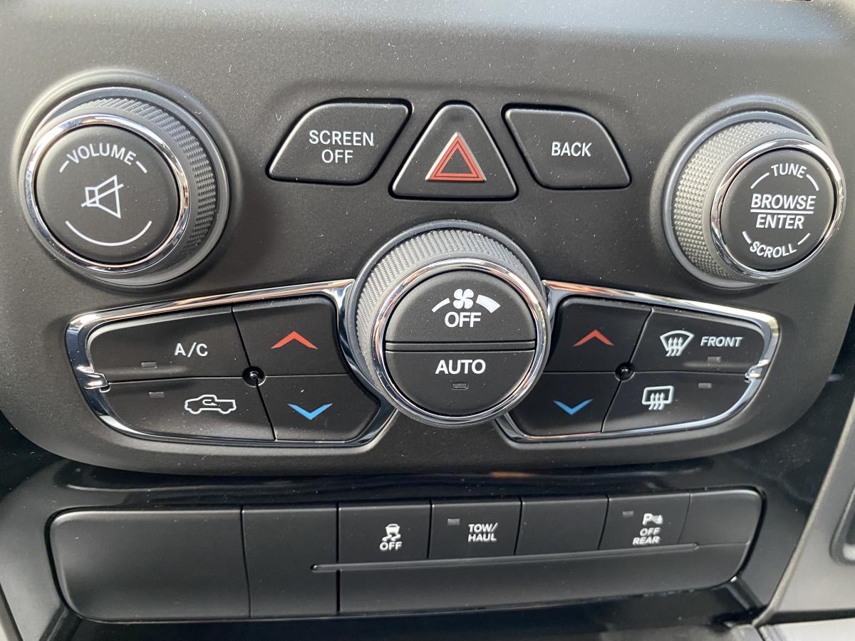 DODGE RAM CREW SPORT CLASSIC BLACK PACKAGE 2020