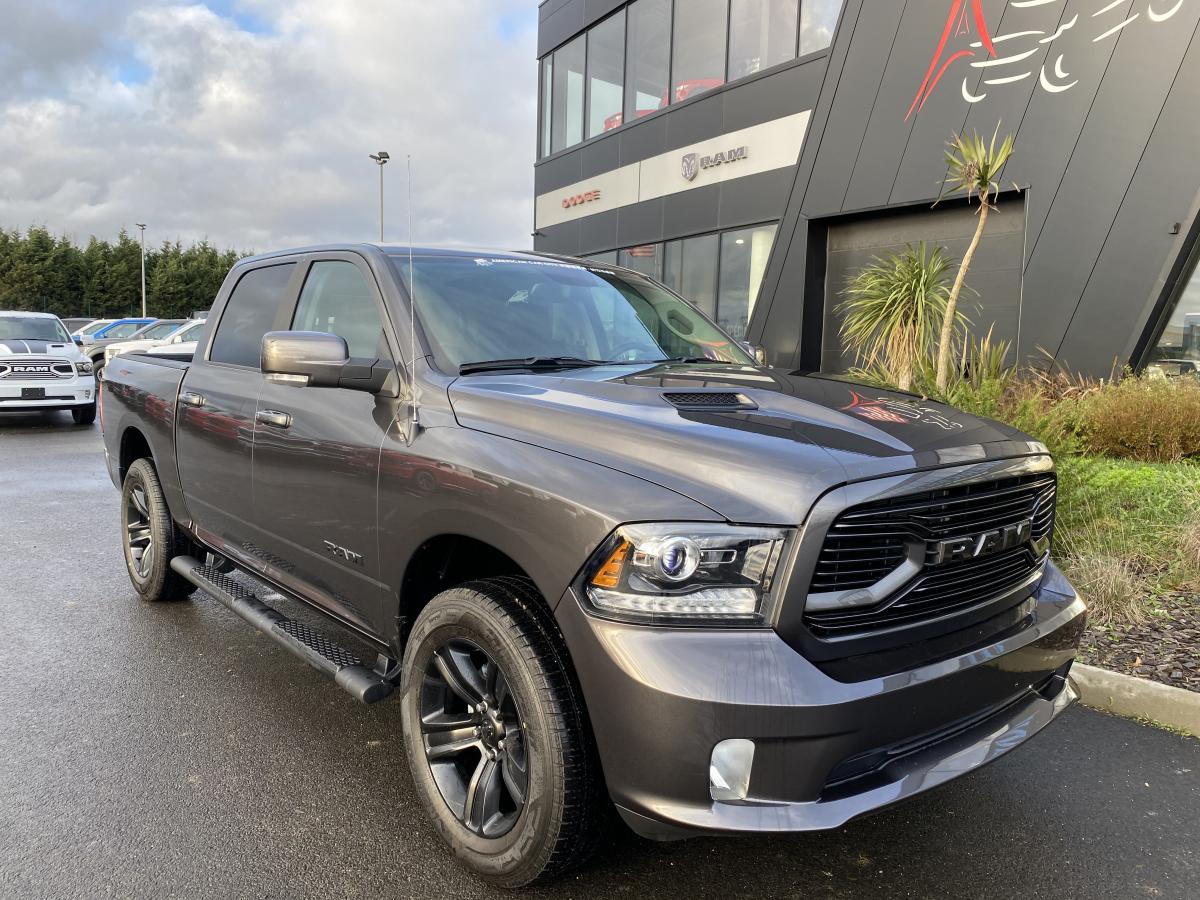 DODGE RAM CREW SPORT CLASSIC BLACK PACKAGE 2020