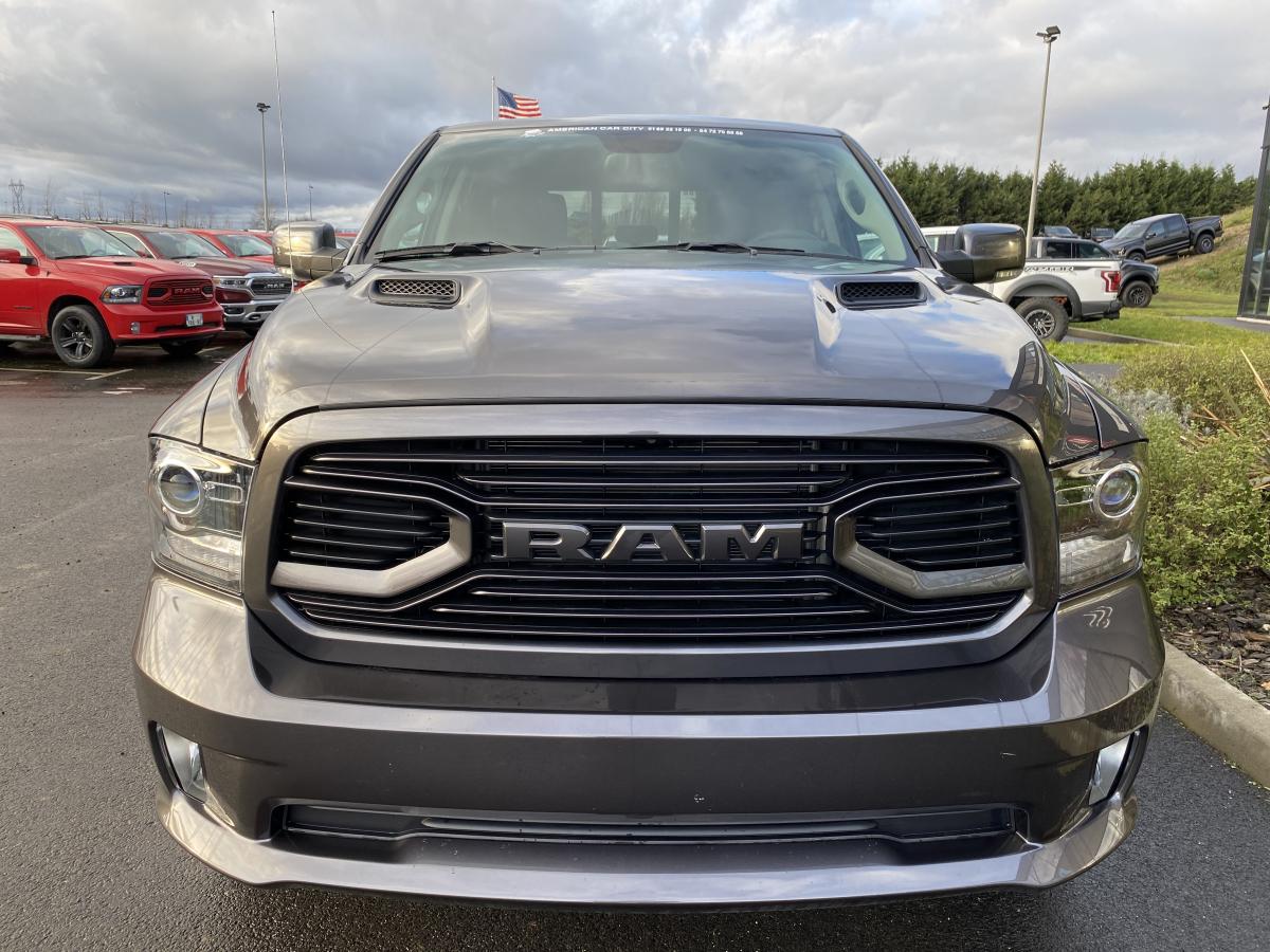 DODGE RAM CREW SPORT CLASSIC BLACK PACKAGE 2020