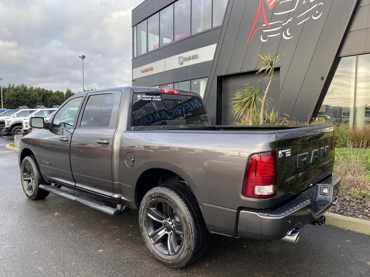 DODGE RAM CREW SPORT CLASSIC BLACK PACKAGE 2020
