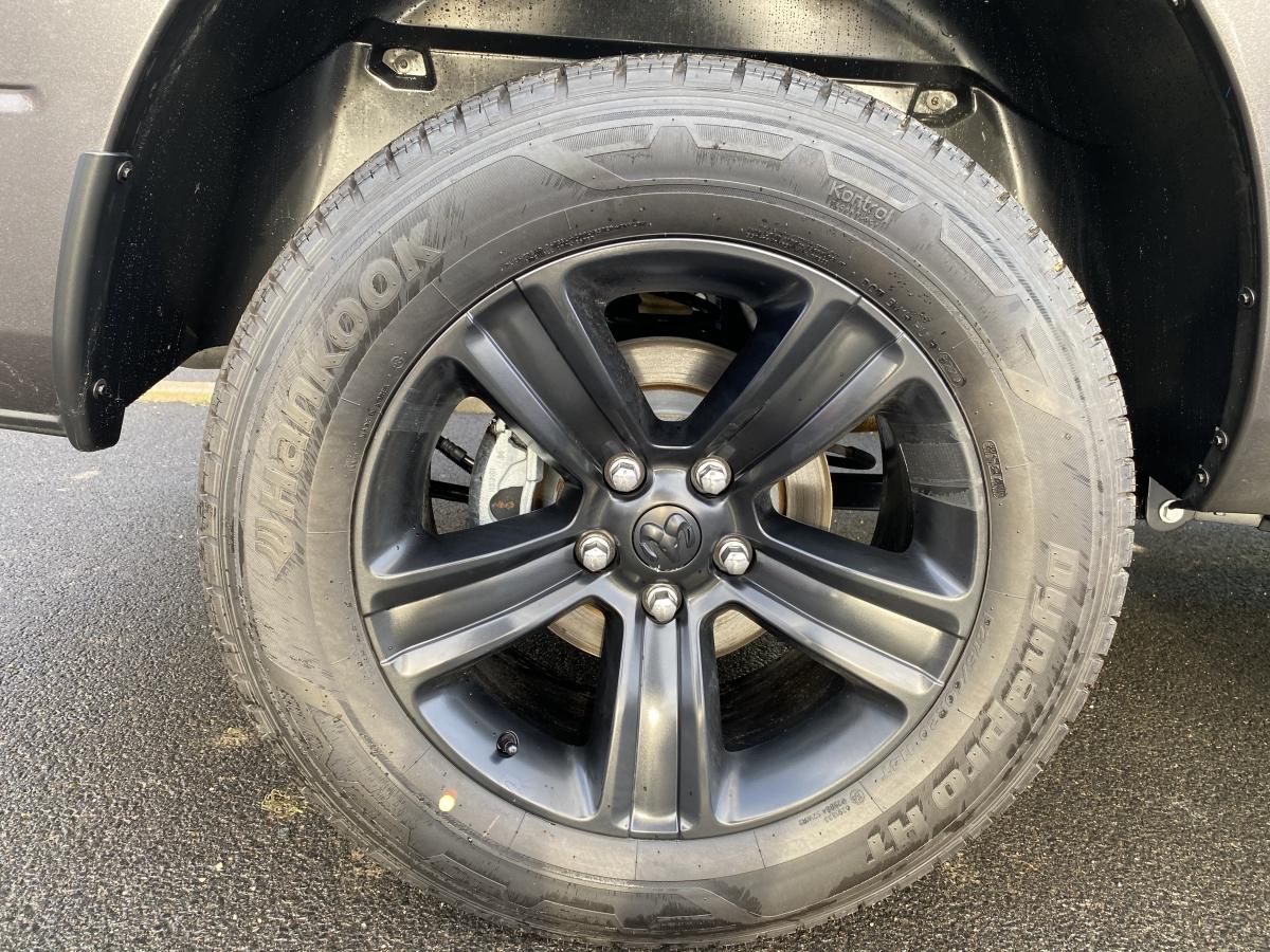 DODGE RAM CREW SPORT CLASSIC BLACK PACKAGE 2020