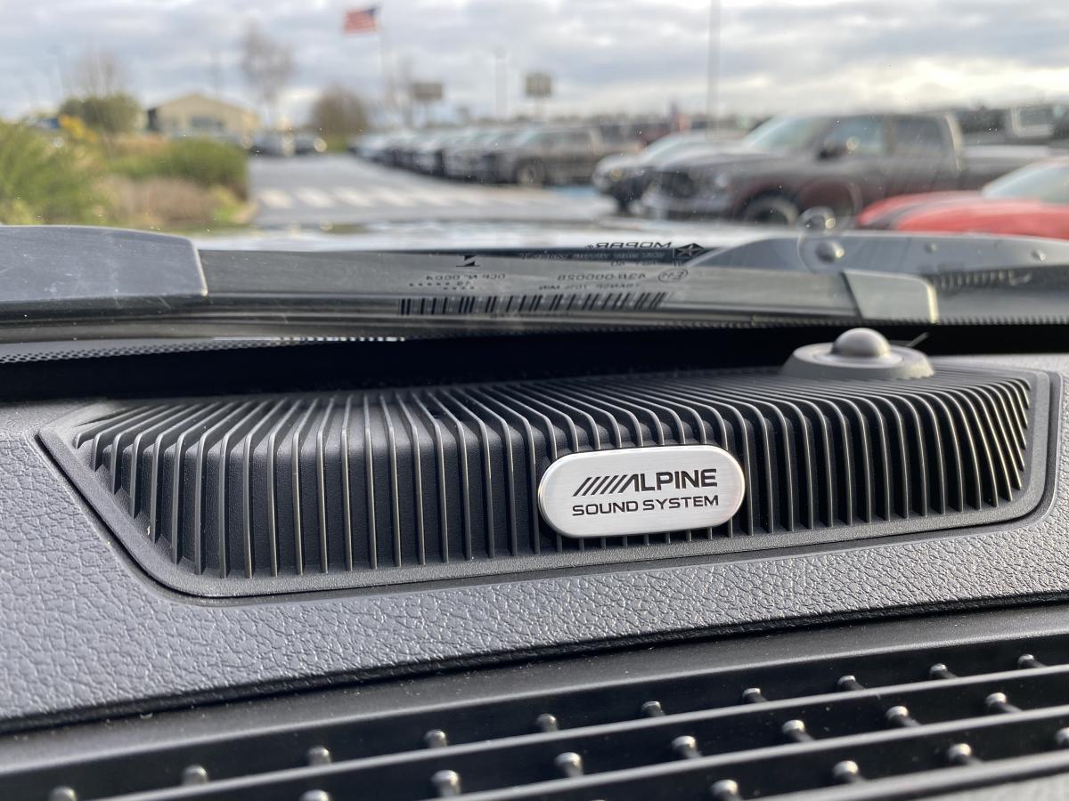 DODGE RAM CREW SPORT CLASSIC BLACK PACKAGE 2020