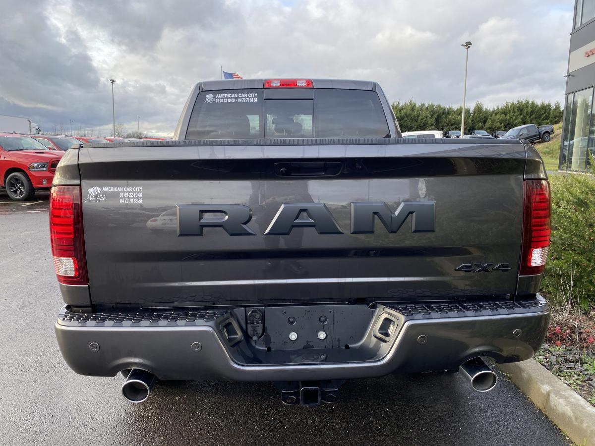 DODGE RAM CREW SPORT CLASSIC BLACK PACKAGE 2020