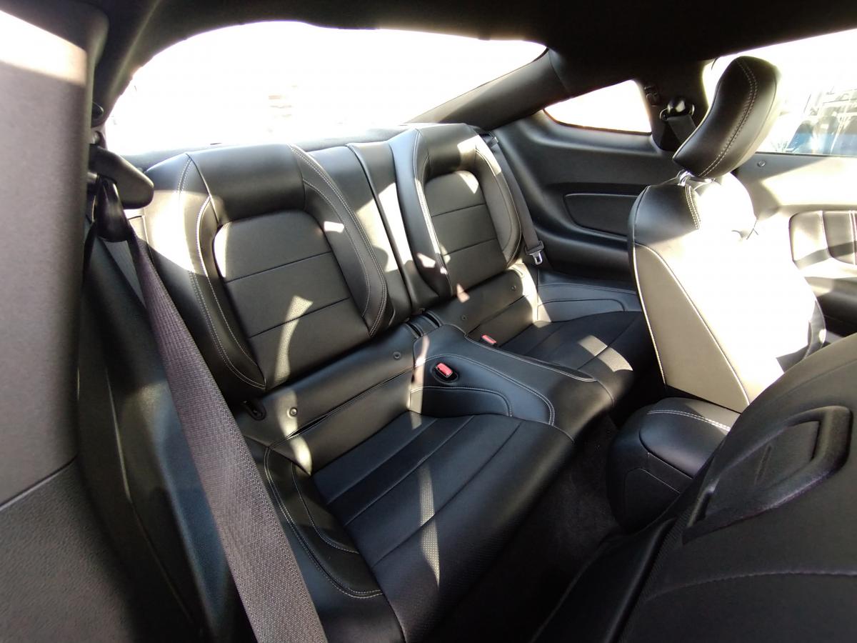 FORD MUSTANG GT Fastback V8 5.0L