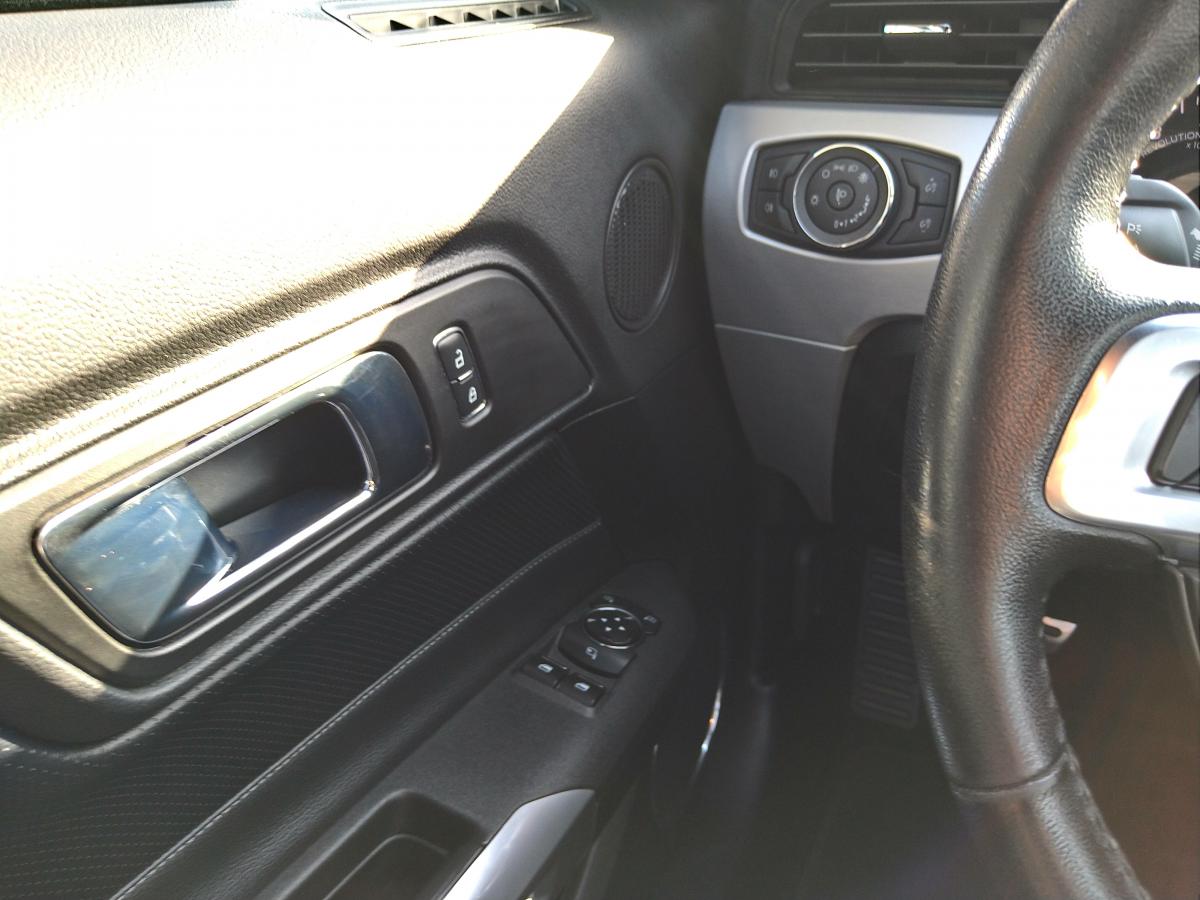 FORD MUSTANG GT Fastback V8 5.0L