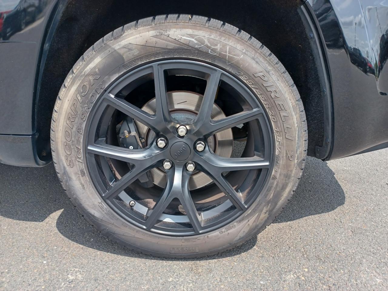 JEEP GRAND CHEROKEE TRACKHAWK v8 6.2L
