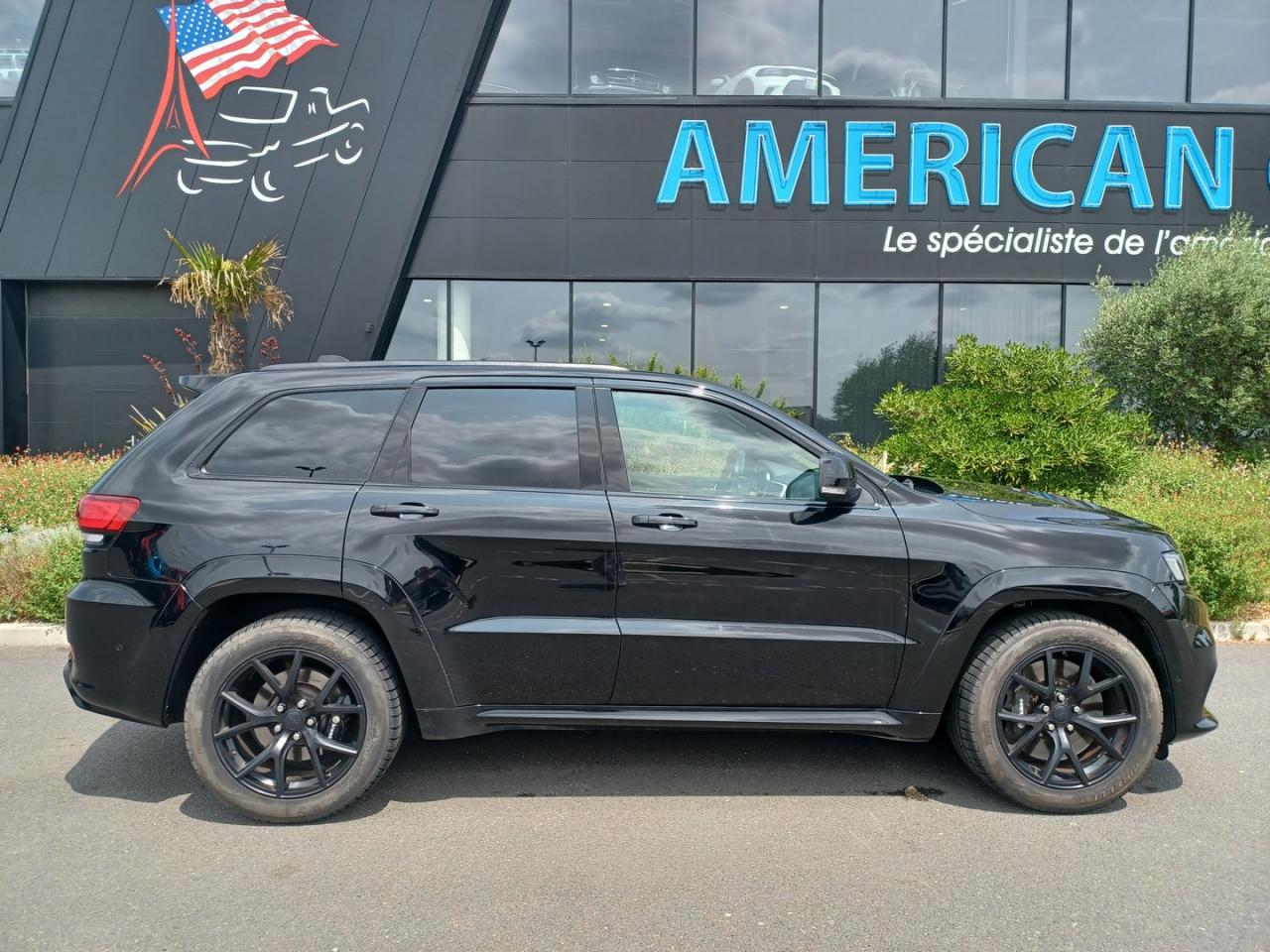 JEEP GRAND CHEROKEE TRACKHAWK v8 6.2L