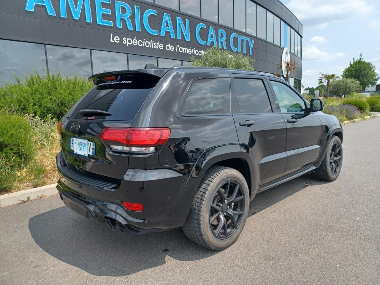 JEEP GRAND CHEROKEE TRACKHAWK v8 6.2L