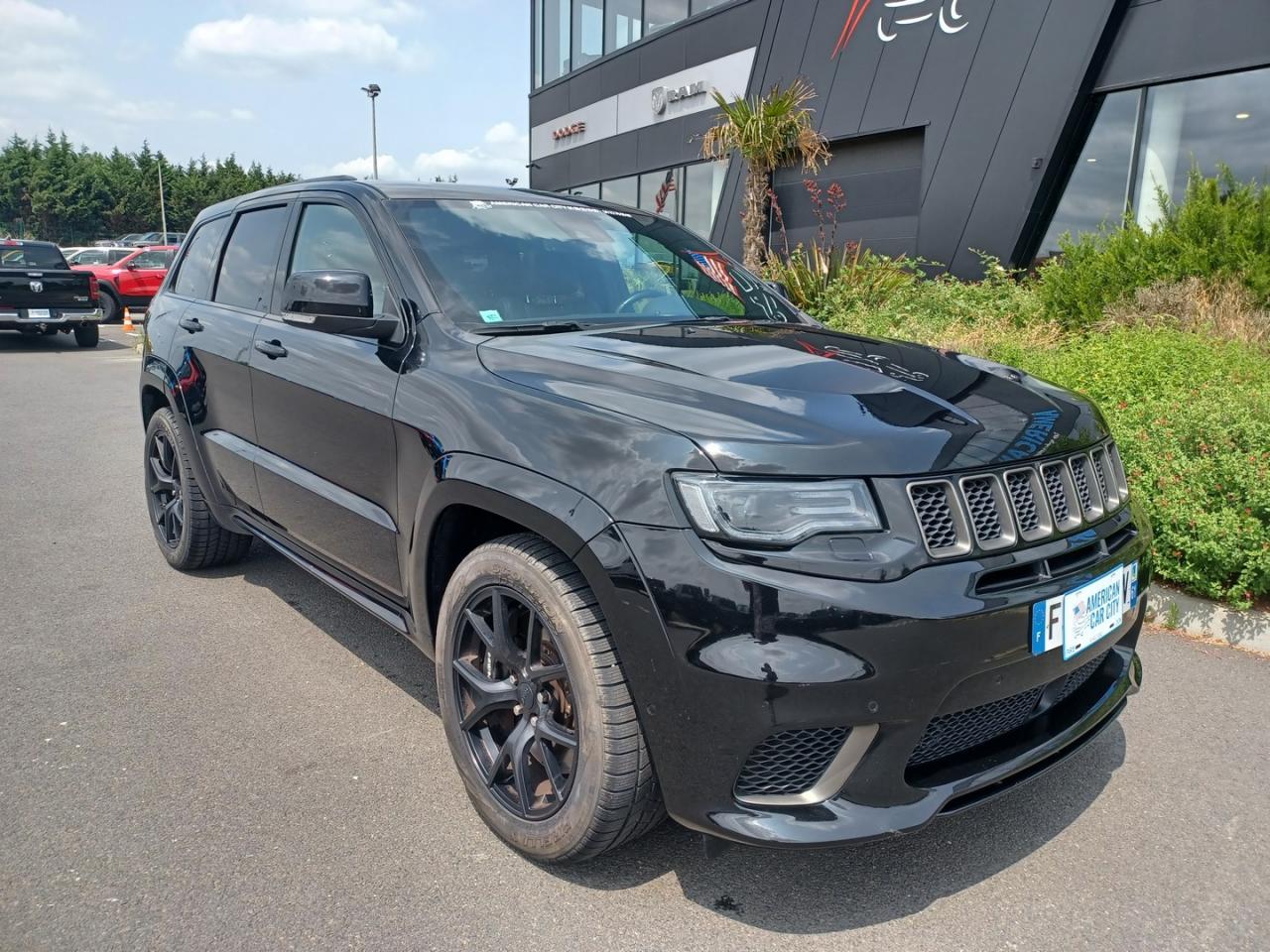 JEEP GRAND CHEROKEE TRACKHAWK v8 6.2L