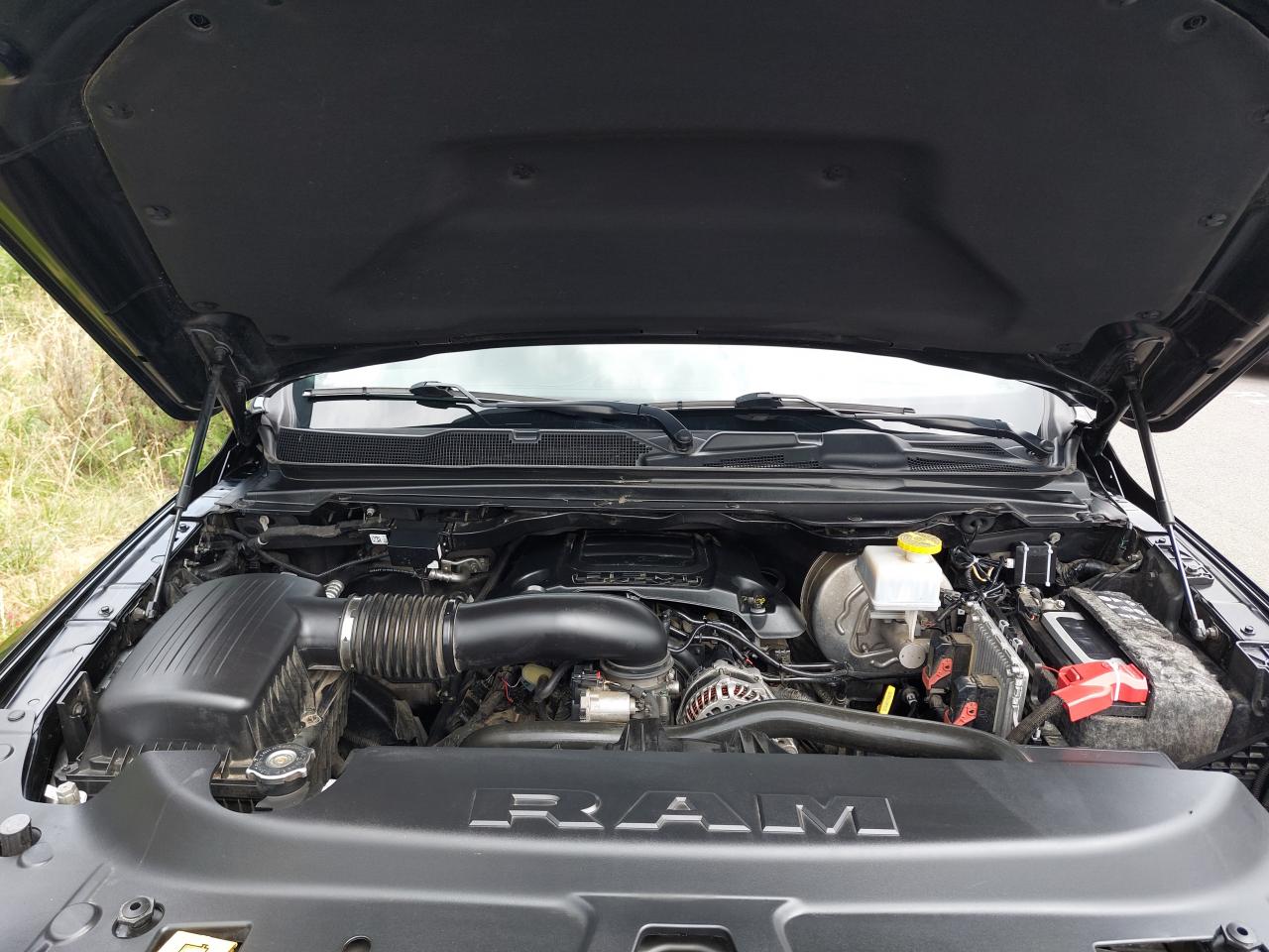 DODGE RAM 1500 CREW CAB LIMITED BLACK PACKAGE RAMBOX