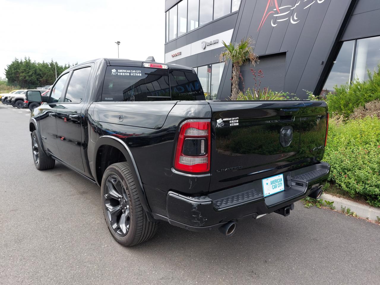 DODGE RAM 1500 CREW CAB LIMITED BLACK PACKAGE RAMBOX