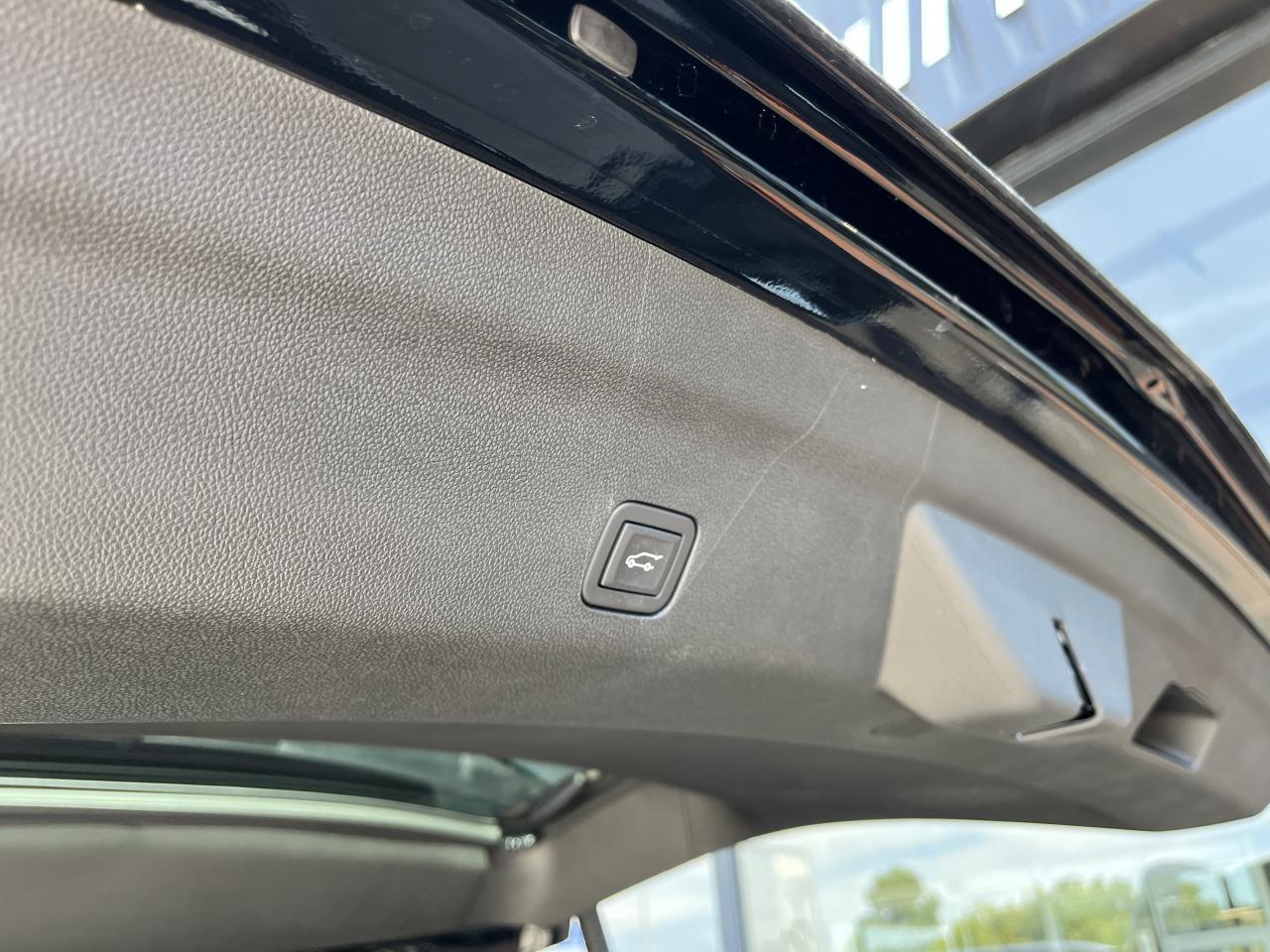 CADILLAC ESCALADE ESV Premium Luxury V8 6.2L - PAS DE MALUS