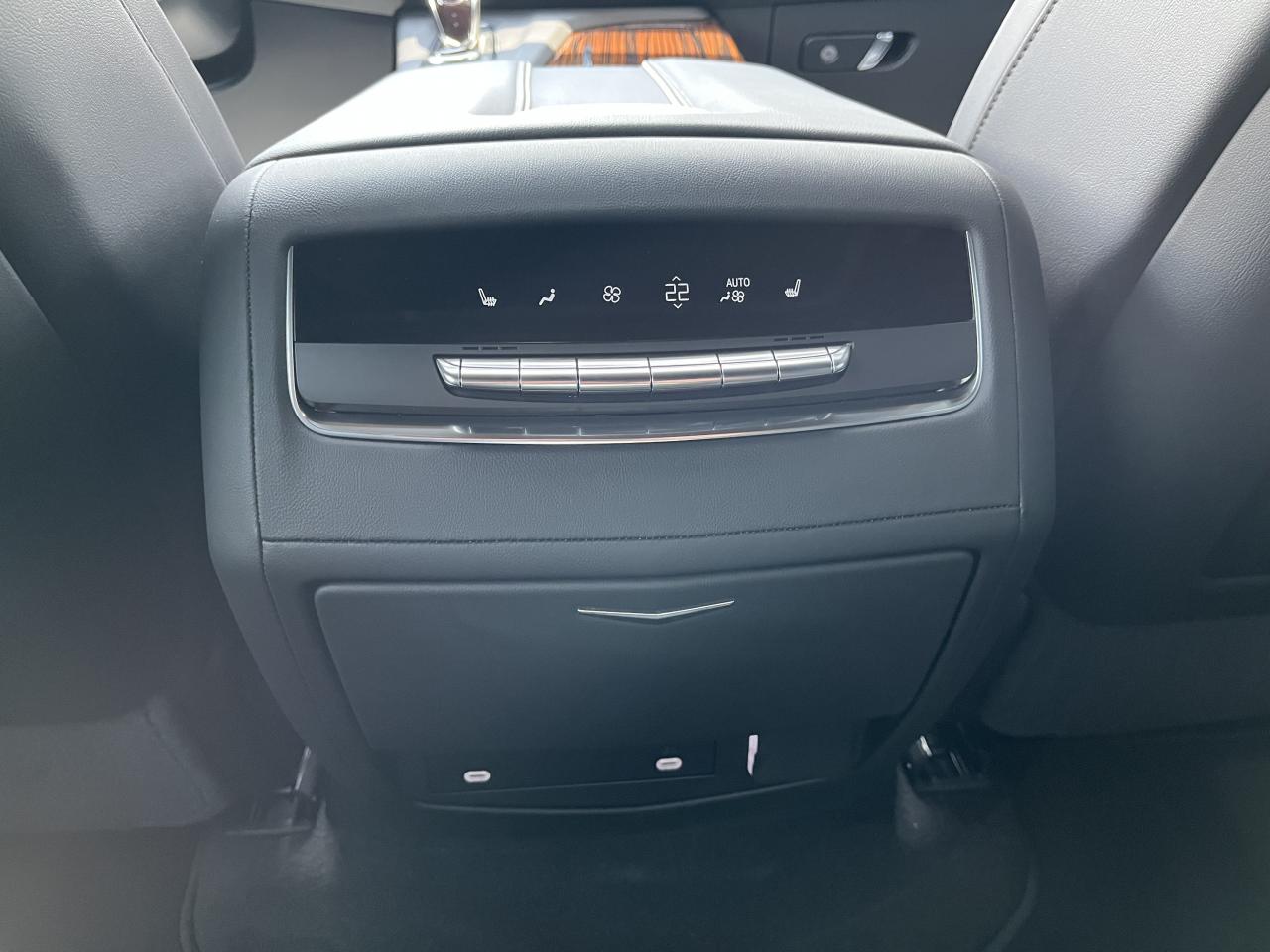 CADILLAC ESCALADE ESV Premium Luxury V8 6.2L - PAS DE MALUS