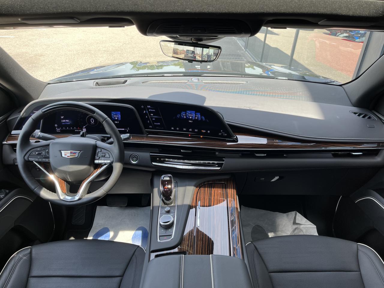 CADILLAC ESCALADE ESV Premium Luxury V8 6.2L - PAS DE MALUS