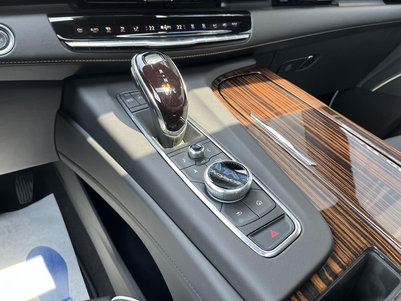 CADILLAC ESCALADE ESV Premium Luxury V8 6.2L - PAS DE MALUS