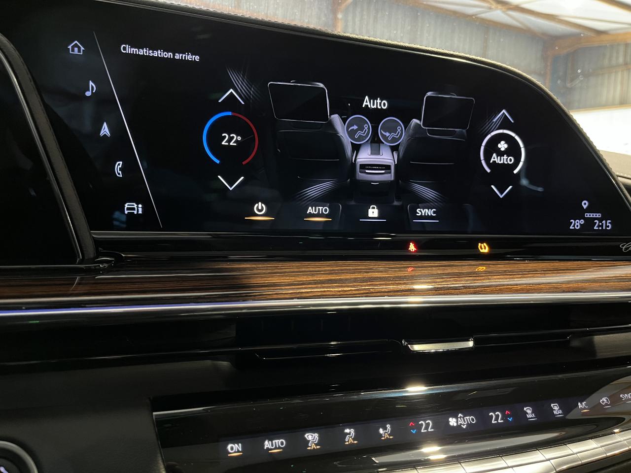 CADILLAC ESCALADE ESV Premium Luxury V8 6.2L - PAS DE MALUS