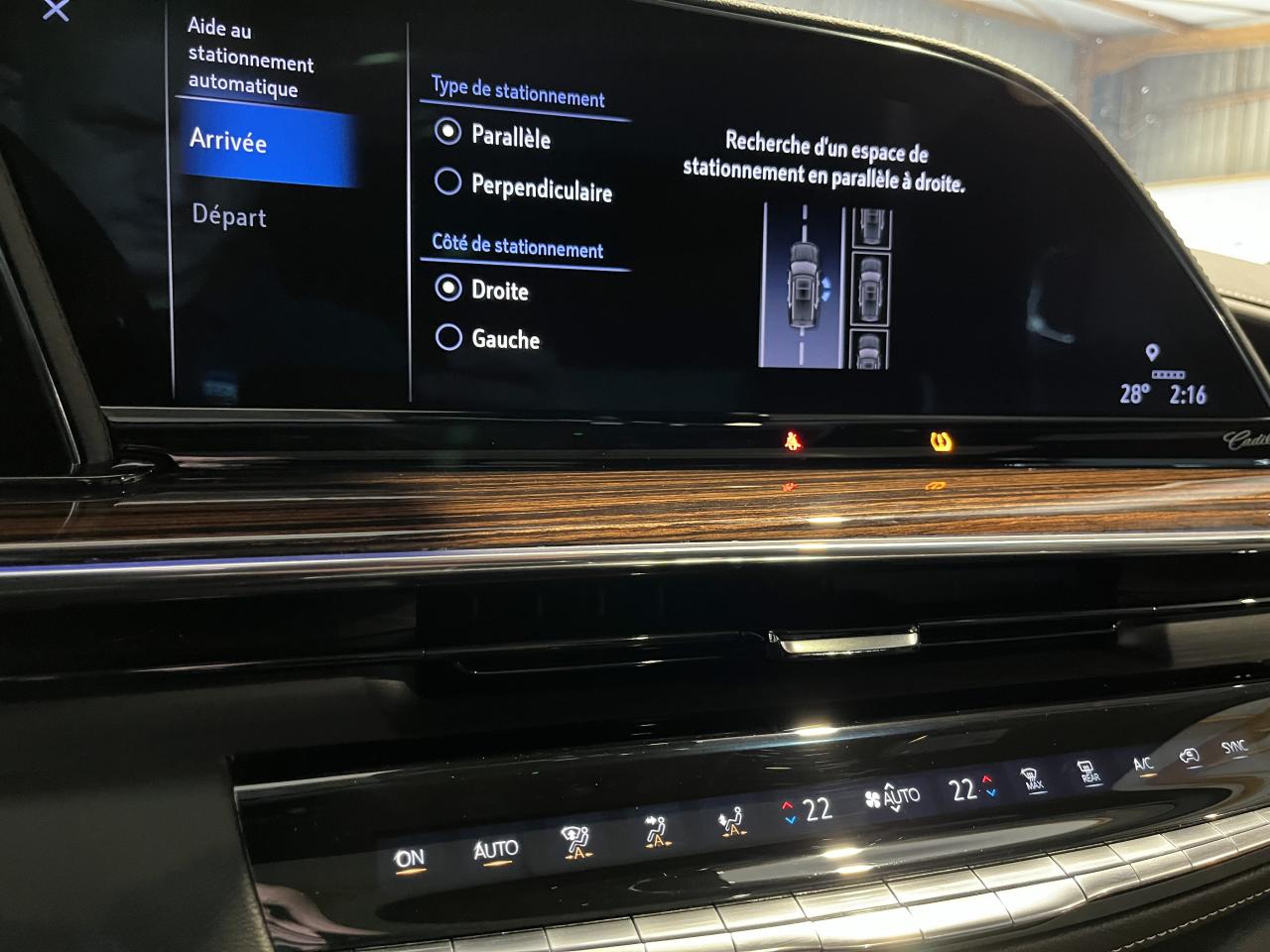 CADILLAC ESCALADE ESV Premium Luxury V8 6.2L - PAS DE MALUS