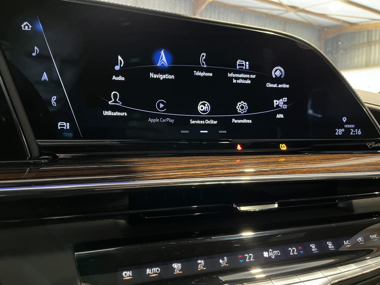 CADILLAC ESCALADE ESV Premium Luxury V8 6.2L - PAS DE MALUS