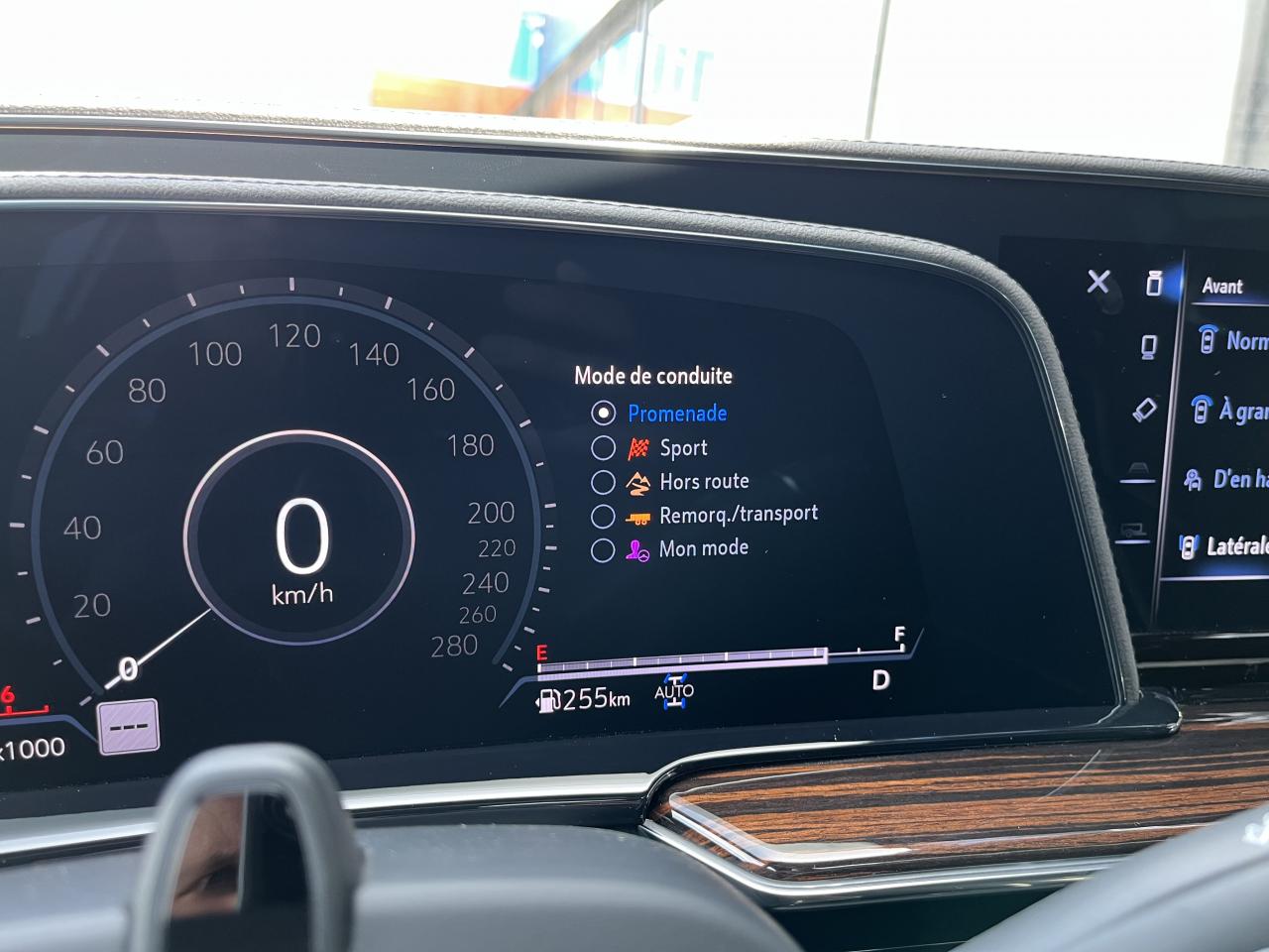 CADILLAC ESCALADE ESV Premium Luxury V8 6.2L - PAS DE MALUS