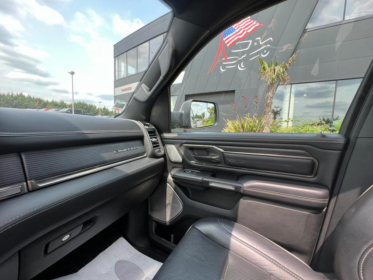 DODGE RAM 1500 CREW LIMITED RAMBOX