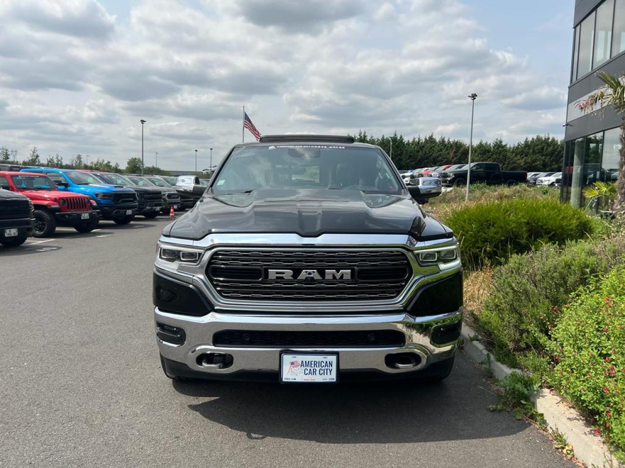 DODGE RAM 1500 CREW LIMITED RAMBOX
