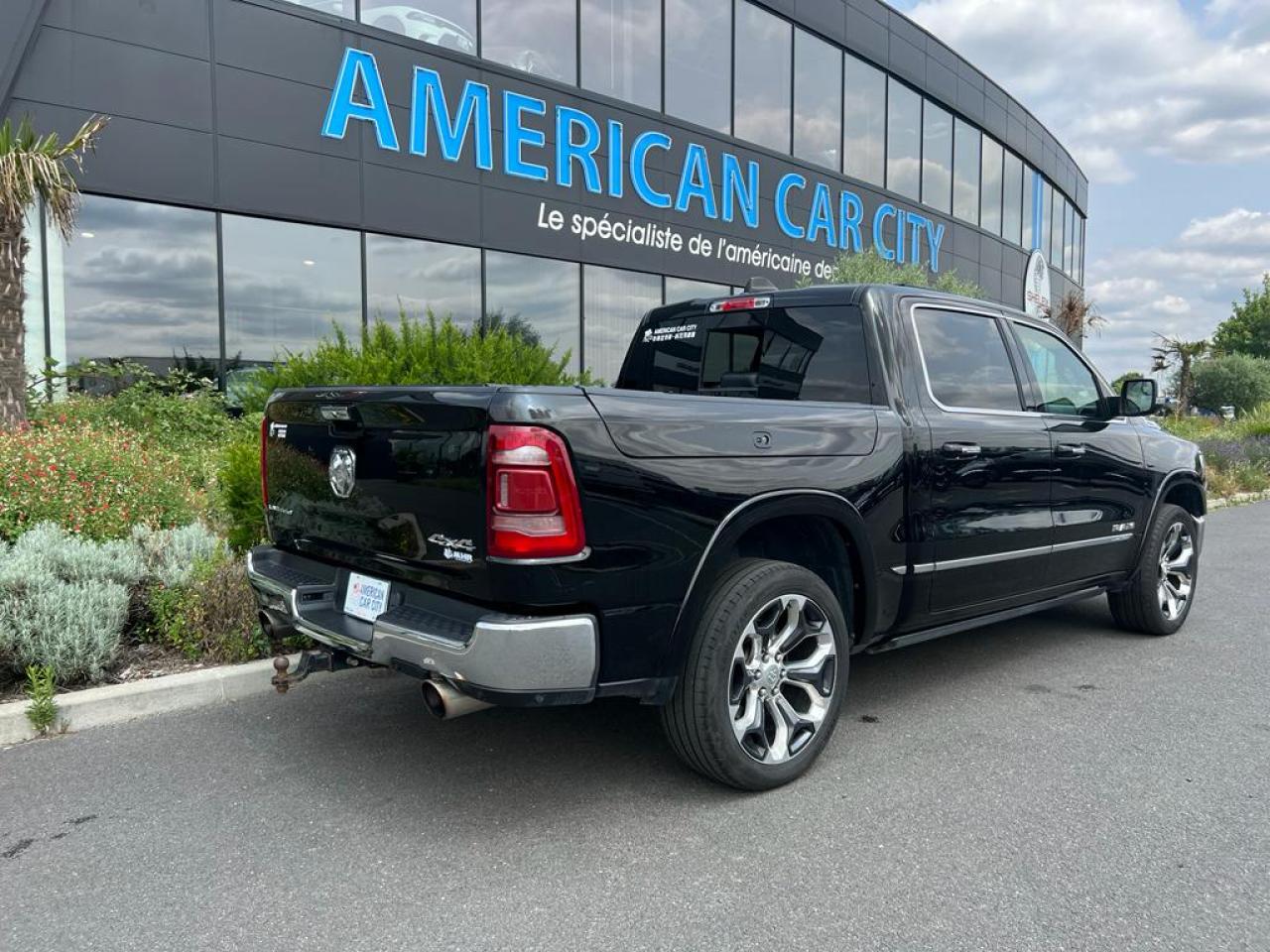 DODGE RAM 1500 CREW LIMITED RAMBOX