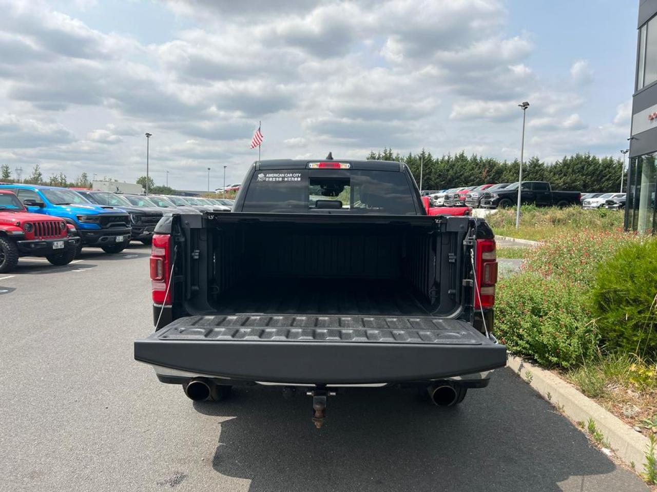 DODGE RAM 1500 CREW LIMITED RAMBOX