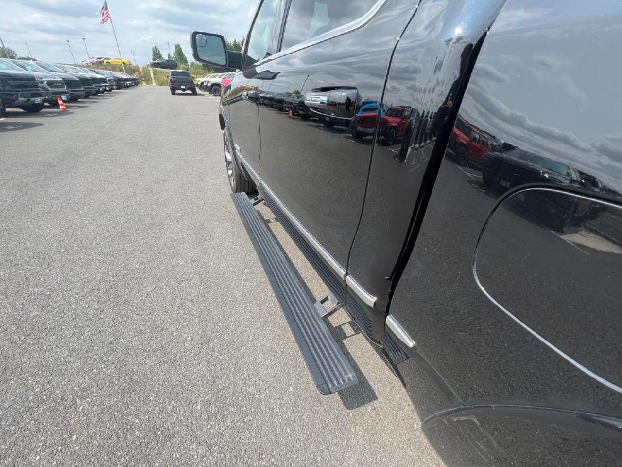 DODGE RAM 1500 CREW LIMITED RAMBOX