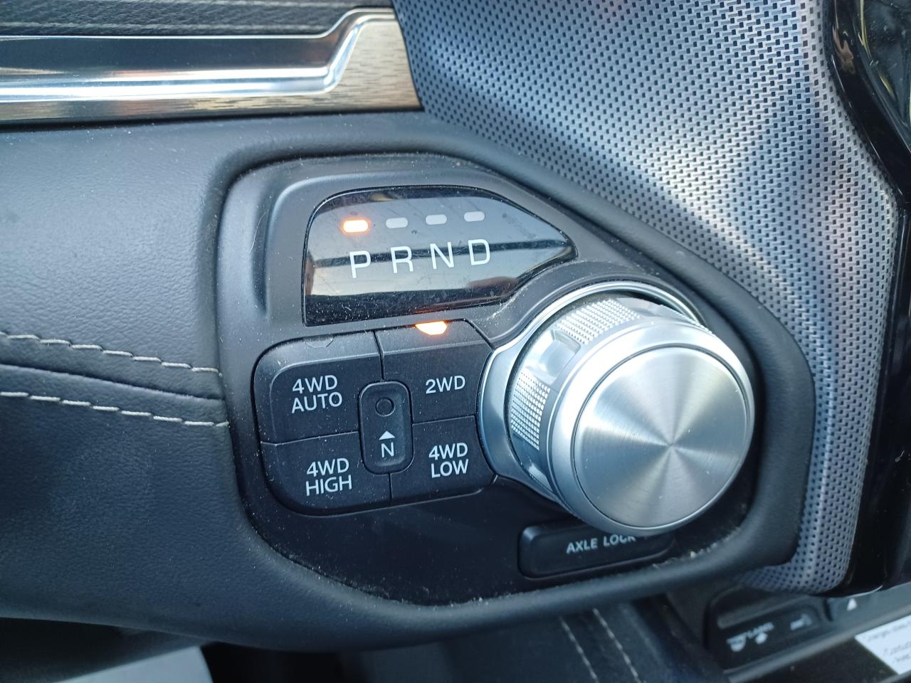 DODGE RAM 1500 CREW LIMITED