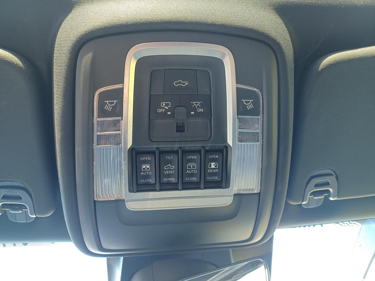 DODGE RAM 1500 CREW LIMITED
