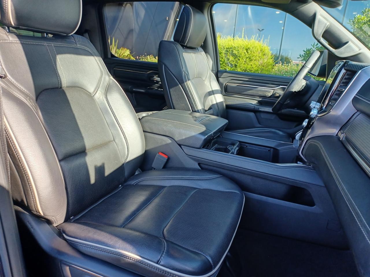 DODGE RAM 1500 CREW LIMITED