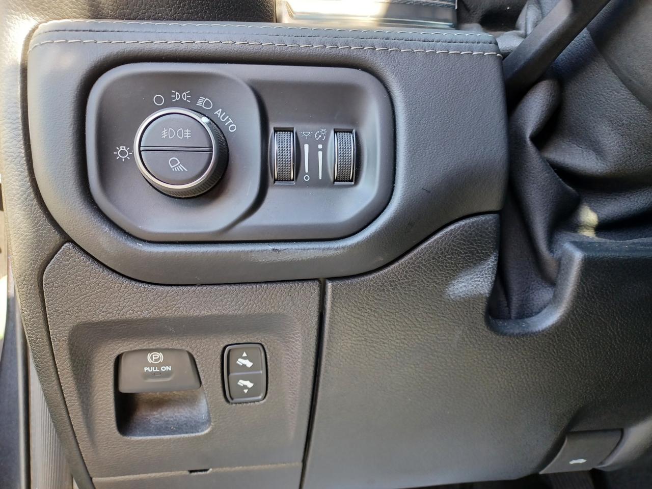 DODGE RAM 1500 CREW LIMITED