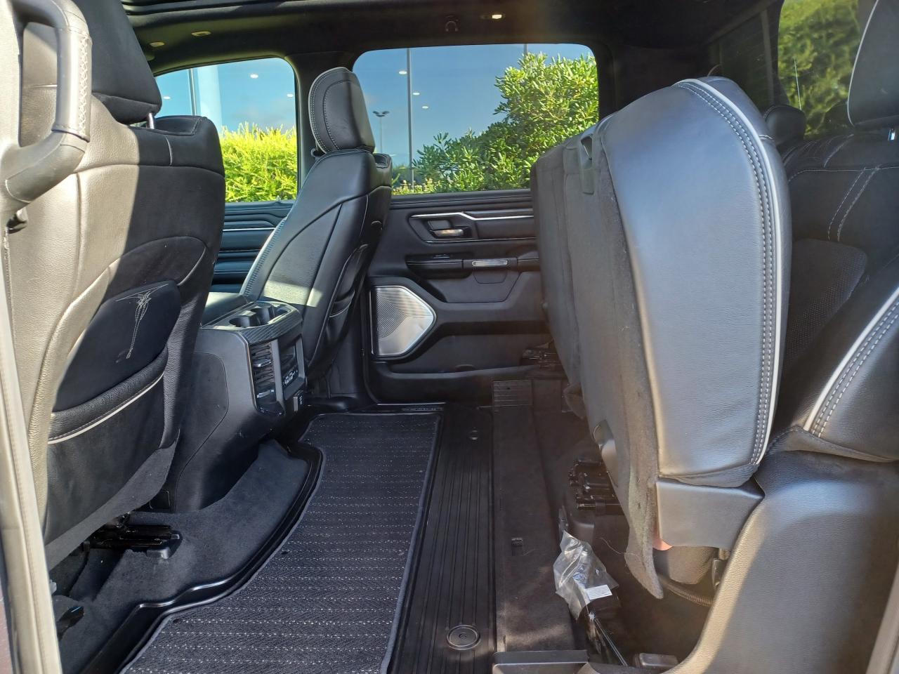 DODGE RAM 1500 CREW LIMITED