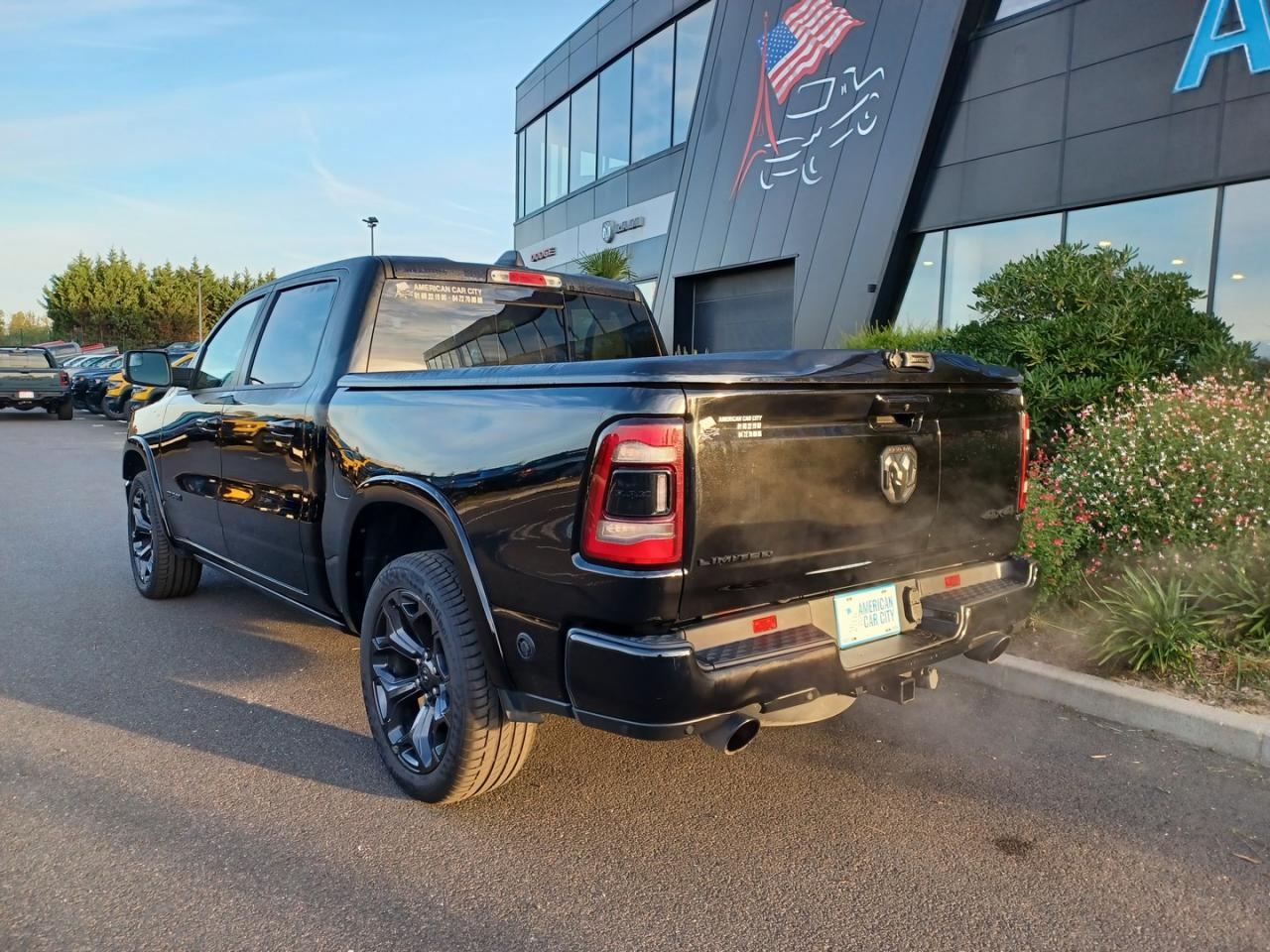 DODGE RAM 1500 CREW LIMITED BLACK PACKAGE