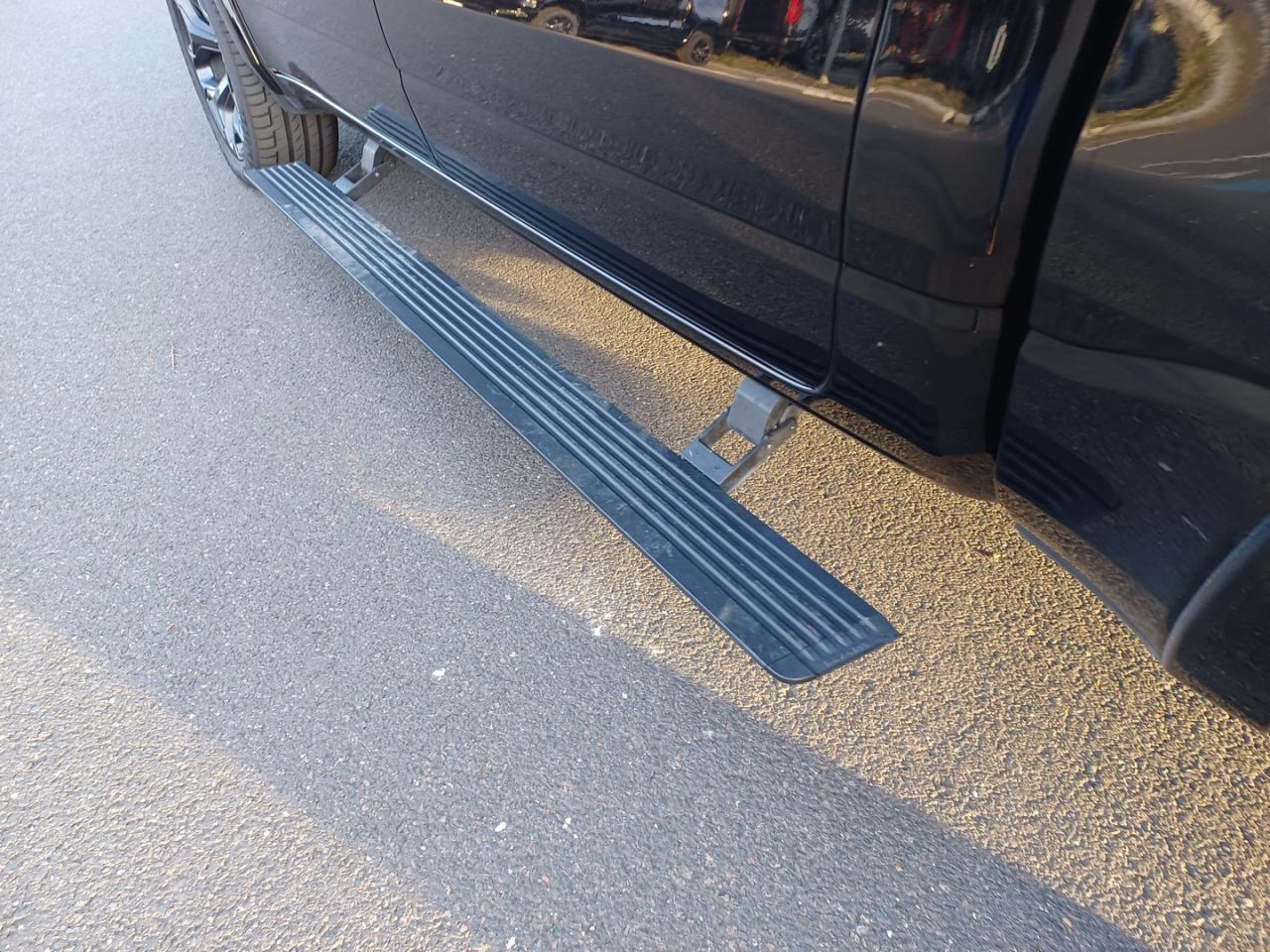 DODGE RAM 1500 CREW LIMITED BLACK PACKAGE