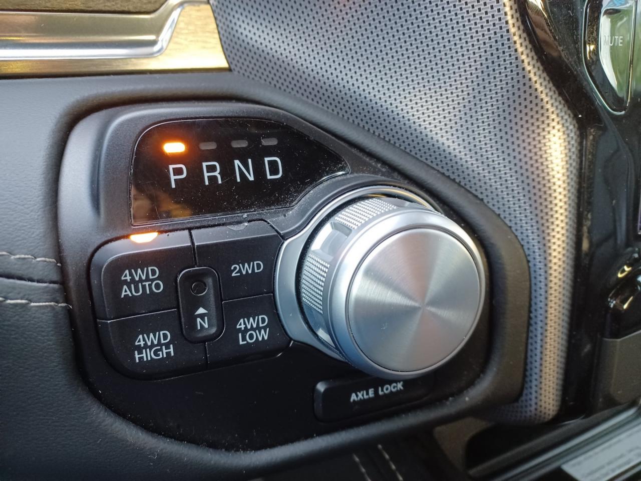 DODGE RAM 1500 CREW LIMITED BLACK PACKAGE