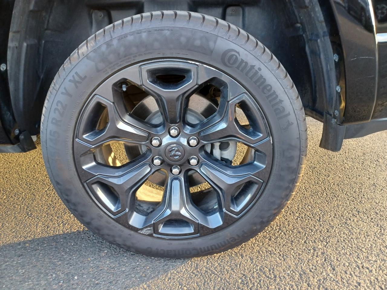 DODGE RAM 1500 CREW LIMITED BLACK PACKAGE