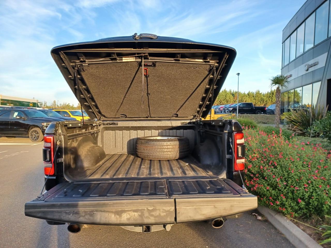 DODGE RAM 1500 CREW LIMITED BLACK PACKAGE
