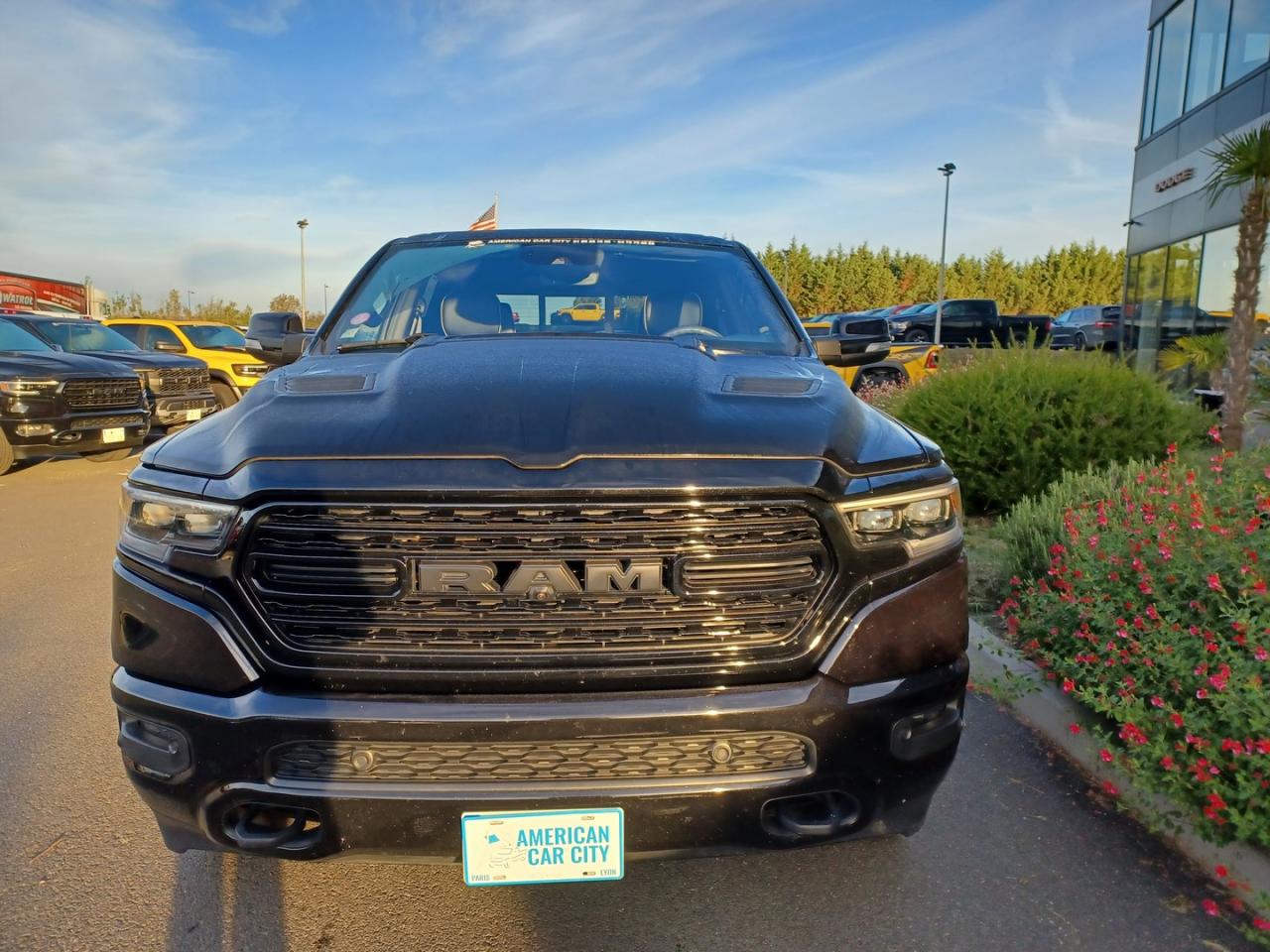 DODGE RAM 1500 CREW LIMITED BLACK PACKAGE