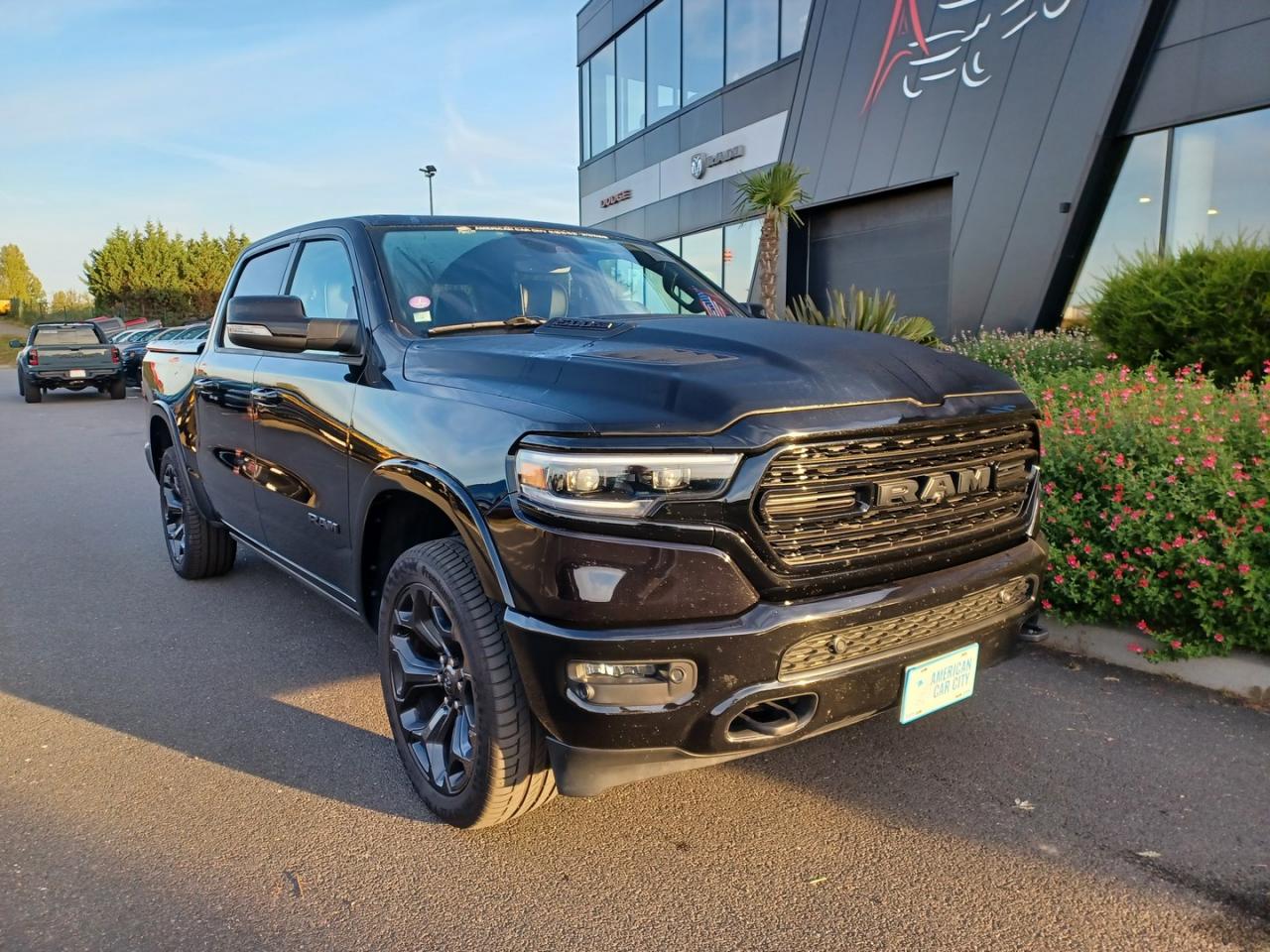 DODGE RAM 1500 CREW LIMITED BLACK PACKAGE