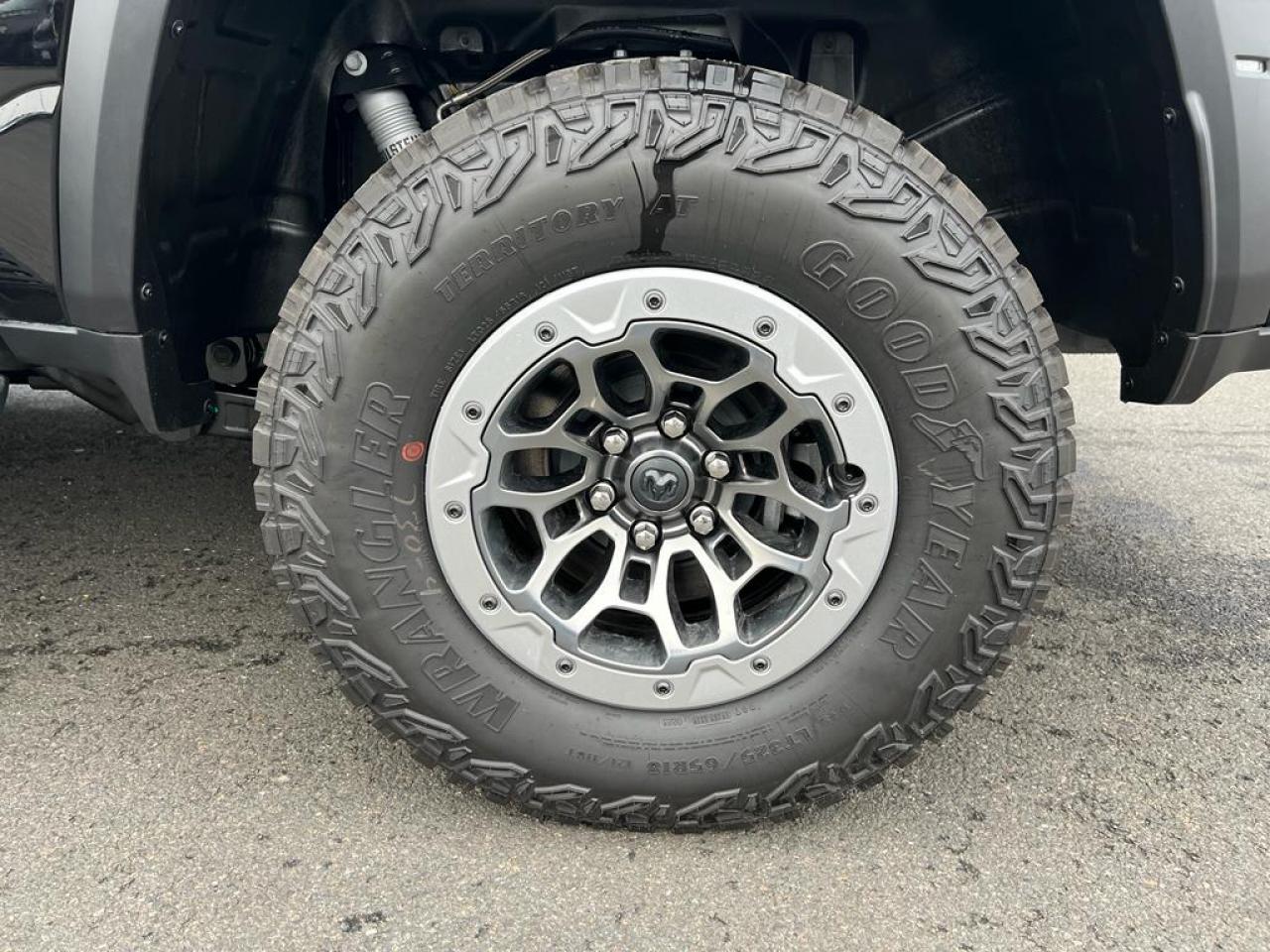 DODGE RAM 1500 CREW CAB TRX 6.2L V8