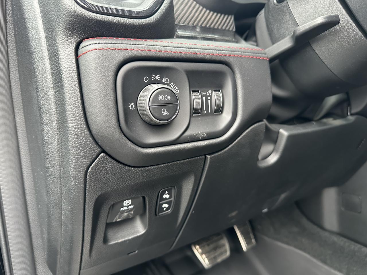DODGE RAM 1500 CREW CAB TRX 6.2L V8