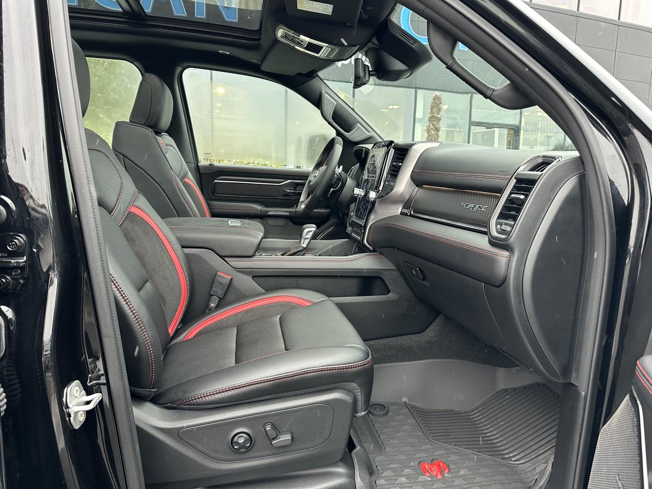DODGE RAM 1500 CREW CAB TRX 6.2L V8