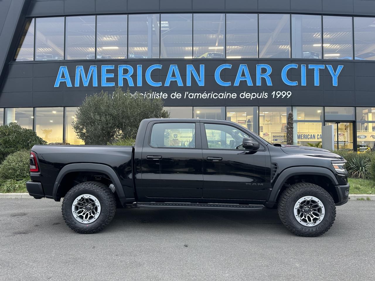 DODGE RAM 1500 CREW CAB TRX 6.2L V8